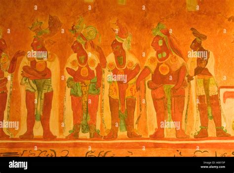 Mural de bonampak fotografías e imágenes de alta resolución - Alamy