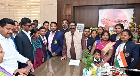 Jharkhand CM meets physically challenged sportsperson delegation | The Avenue Mail