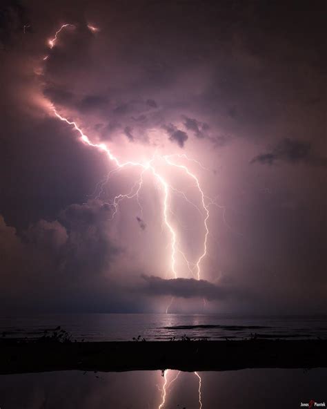 Catatumbo lightning: The place with the highest lightning activity in ...