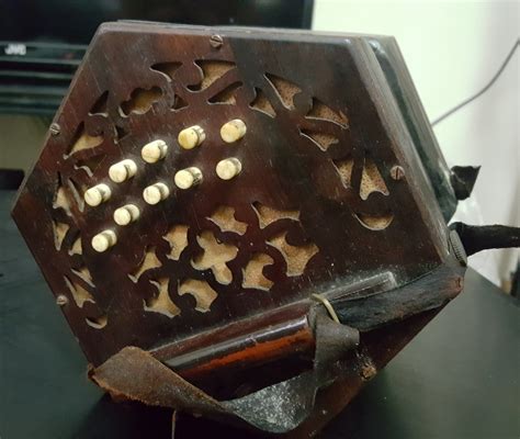 Concertina identification - Buy & Sell - Concertina.net Discussion Forums