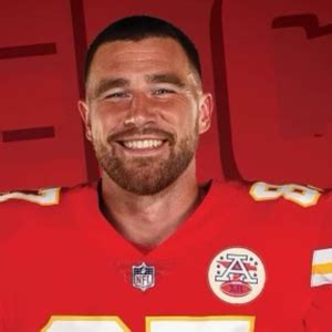 Travis Kelce Bio - Facts, Girlfriend, Salary, Family, Age, Height ...