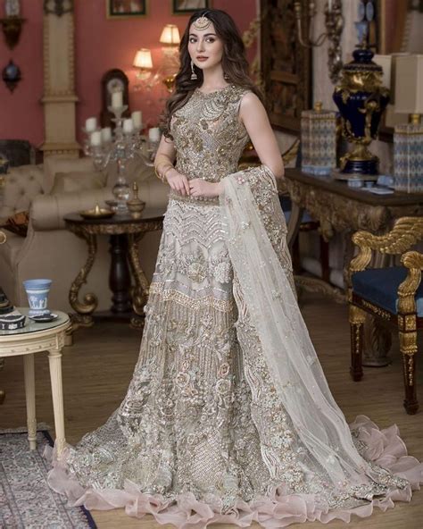 Hania Amir Stuns In Latest Bridal Shoot [Pictures] - Lens