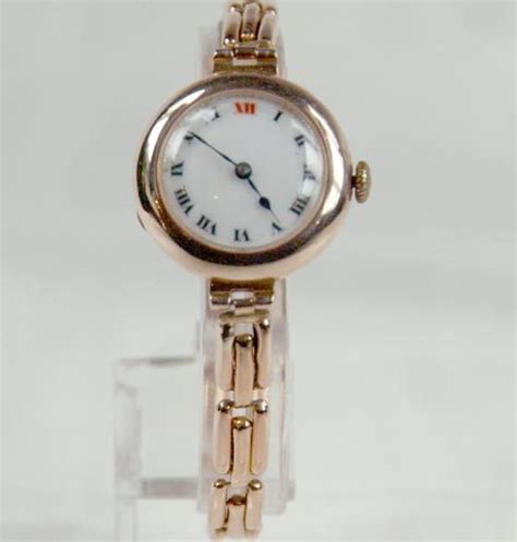 Antique Ladies’ Wrist Watch with Bracelet in 9 Carat Gold - Angelika C. Ullrich