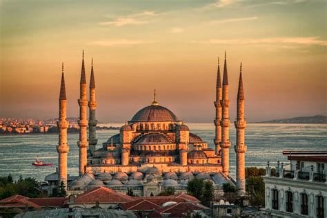 18 Best Mosques In Istanbul: Old & New Istanbul Mosque Guide