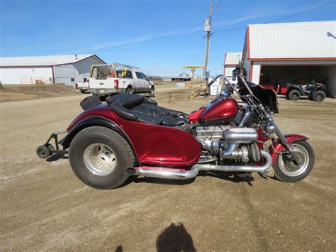 Lot 22P – Custom V8 " Boss Hoss" Style Motorcycle Trike | VanderBrink ...