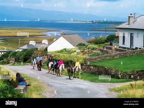 Glenbeigh, Co Kerry, Ireland; Pony Trekking Stock Photo - Alamy