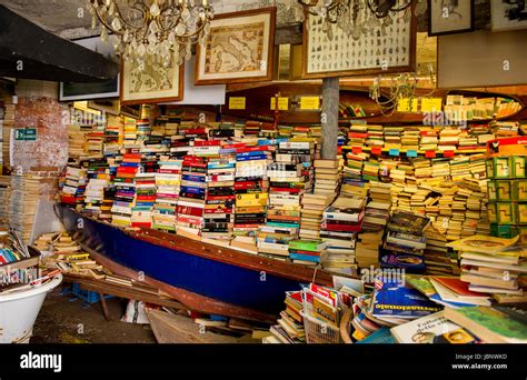 Venice, Italy. Libreria Acqua Alta book shop, Castello. Picture by Paul ...