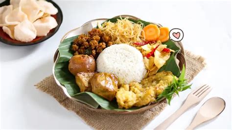 Nasi Uduk Betawi: Kuliner yang Dinanti dan Dicari – Gerbang Betawi