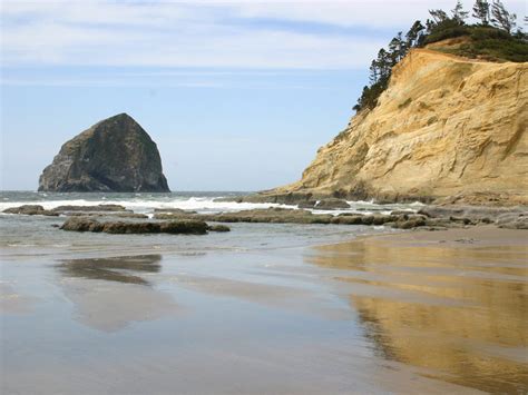 10 Beautiful Beach Towns on the Oregon Coast (2023 Guide) – Trips To Discover