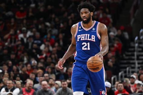 Joel Embiid exits first half with mild right calf tightness | NBA.com