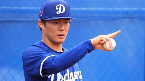 Yoshinobu Yamamoto of the Dodgers shines in his spring debut - Sports ...