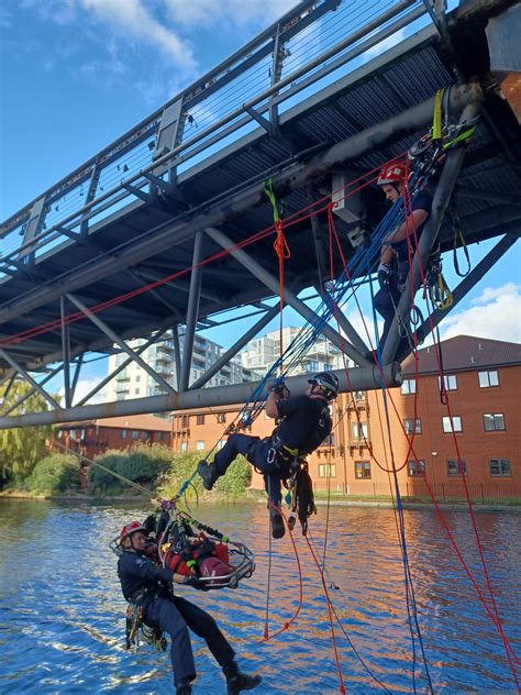 Rope Rescue : Institute Of Search And Technical Rescue