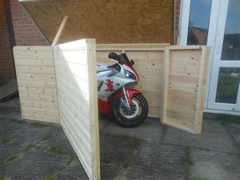 motorcycle shed | Motorcycle garage, Motorbike shed, Motorcycle storage ...