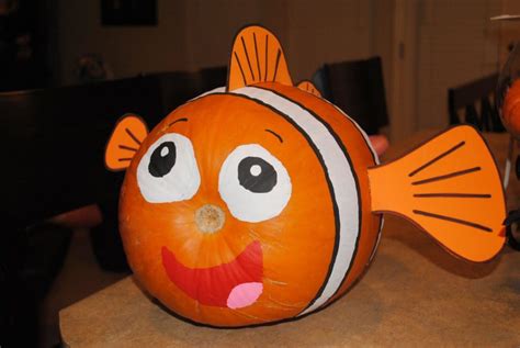 25 Easy Pumpkin Painting Ideas That Look Cute (2023 Edition)