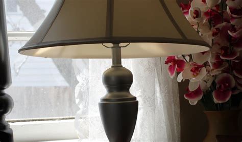 do it yourself divas: DIY: Old Lamp Transformation