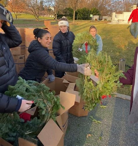 How a family buying ‘too many wreaths’ created Wreaths Across America at Arlington National ...