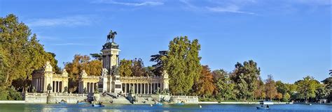 Retiro Park Guided Walking Tour, Madrid