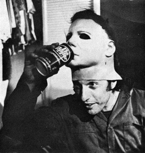 38 Awesome Behind the Scenes Photos From Horror Movies | Classic horror movies, Michael myers ...