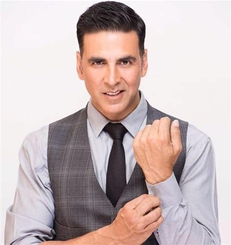 Akshay Kumar Wiki, Age, Height, Wife, Girlfriend, Children, Family & Biography - WikiBio