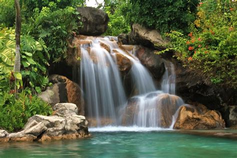 Waterfall pool at Hanalei Bay Resort | Kauai waterfalls, Hanalei bay ...