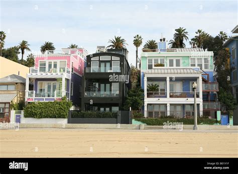 Beach houses along the sea front Santa Monica Los Angeles California ...