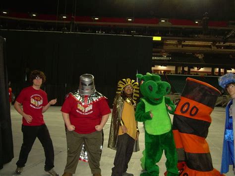 pic: Mascots queuing- 2009 Championship robo parade - CD-Media: Photos ...