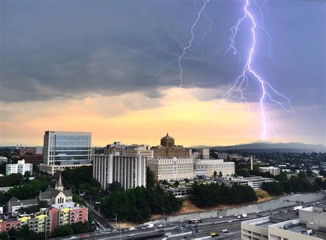 Seattle Thunderstorm | A rare thunderstorm over Seattle, wit… | Flickr