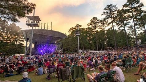 Billy Strings Koka Booth Amphitheatre - Billy Base