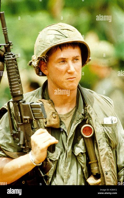 CASUALTIES OF WAR SEAN PENN Date: 1989 Stock Photo - Alamy