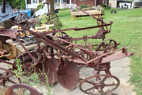 Antique Farm Equipment – Grand Blanc Tractor Sales