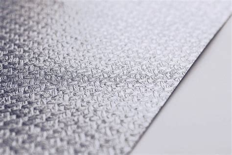 Close up of a paper texture. Silver decorative paper. - Creative Commons Bilder