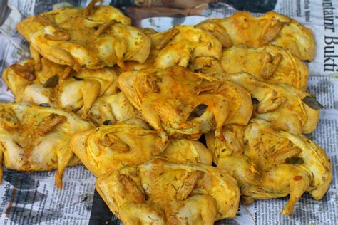 raw chicken at traditional market 17151881 Stock Photo at Vecteezy