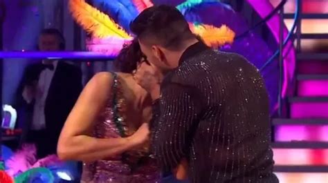 Strictly’s Giovanni plants kiss on Amanda's lips after passionate Salsa ...