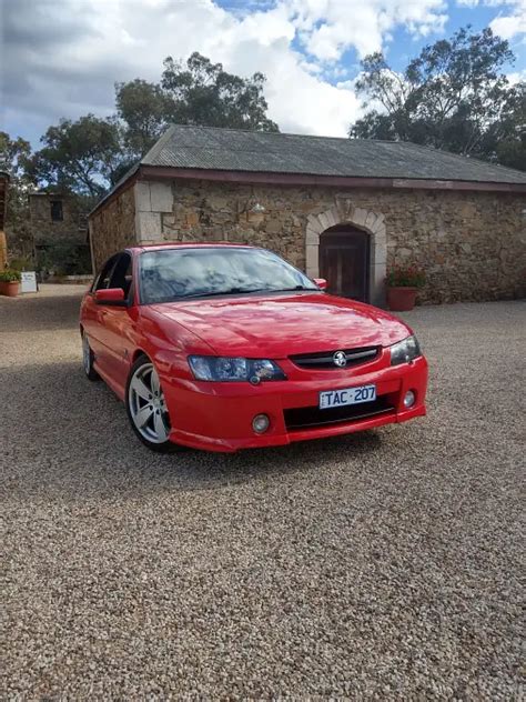 2004 Holden Commodore SS review - Drive