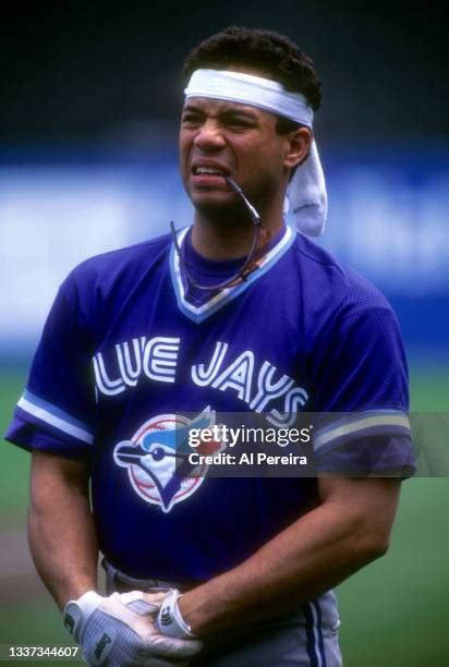 83 1992 Toronto Blue Jays Roberto Alomar Photos & High Res Pictures ...