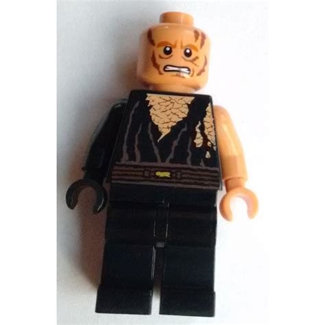 LEGO Anakin Skywalker (Battle Damaged) with Darth Vader Helmet Minifigure | Brick Owl - LEGO ...