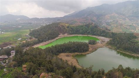 Telaga Warna Lake at Plateau Dieng Stock Photo - Image of tree, green: 135773528