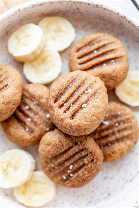 Healthy Peanut Butter Banana Cookies | 4-Ingredients Only!