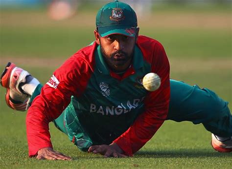 Tamim Iqbal suffers a pull in the warm-up match against South Africa XI