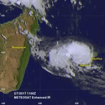 NASA sees Tropical Cyclone Carlos moving past | EurekAlert!