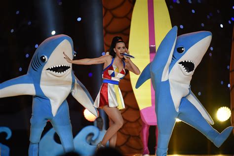 Katy Perry's Left Shark Did The Super Bowl Routine Correctly, Making This Situation Even More ...