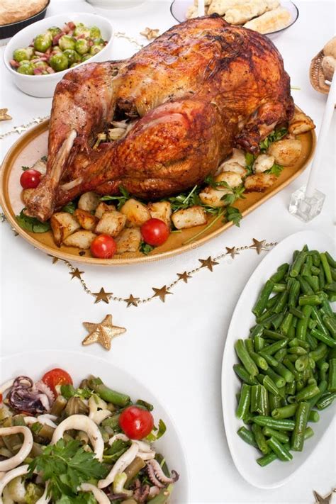 Christmas dinner table stock photo. Image of american - 11921374