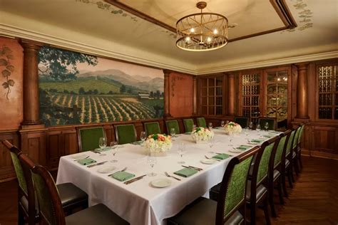 Reservation at LAWRY'S restaurant - Los Angeles | KEYS