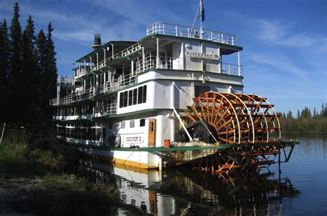 RIVERBOAT DISCOVERY - River's Edge Resort