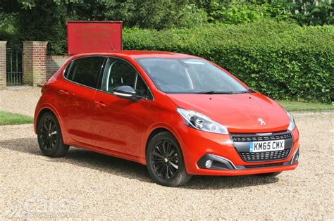 Peugeot 208 Allure 1.2 PureTech 110 Review (2016) | Cars UK