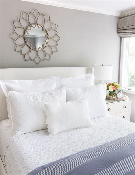 How to Arrange Pillows on a Queen Bed: Five Simple Formulas That Work! - Driven by Decor