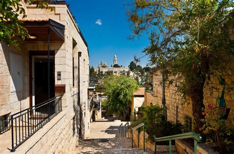 Old Jerusalem stock image. Image of arch, cracked, facade - 25552239