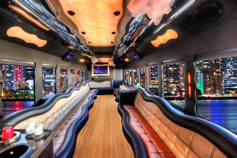 Calgary Party Bus Rental Service / Best Party Bus Prices / Limo To Go