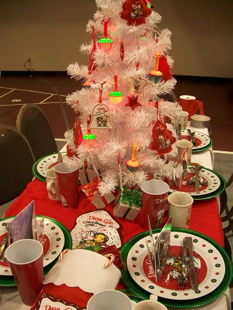 27 White Christmas Table Decorations Ideas - Decoration Love