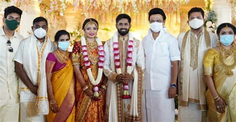 Director Shankar's daughter Aishwarya ties the knot with cricketer ...